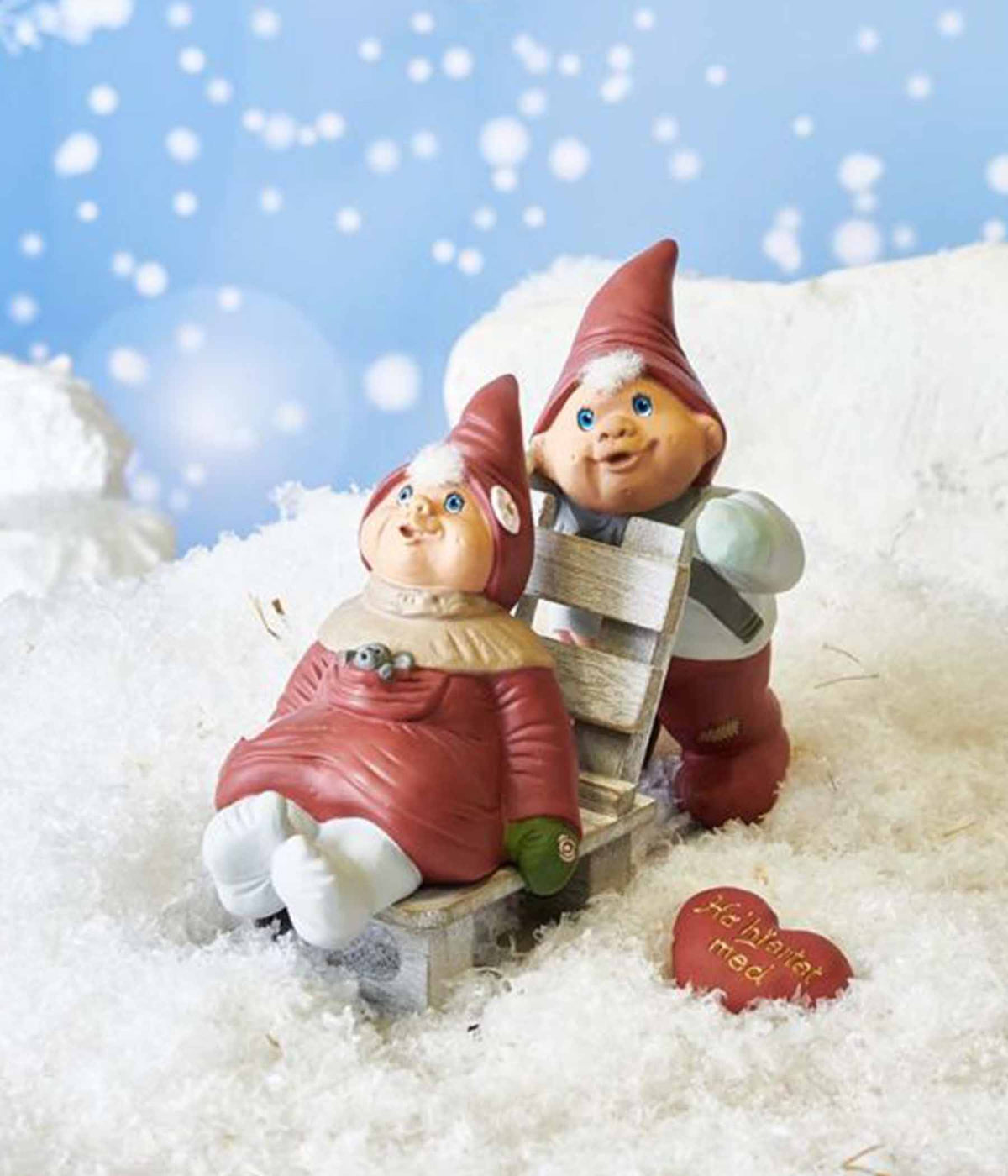 2020- ÅRSNISSEPAR HANS CHRISTIAN OG JANNE MED RØDT HJERTE