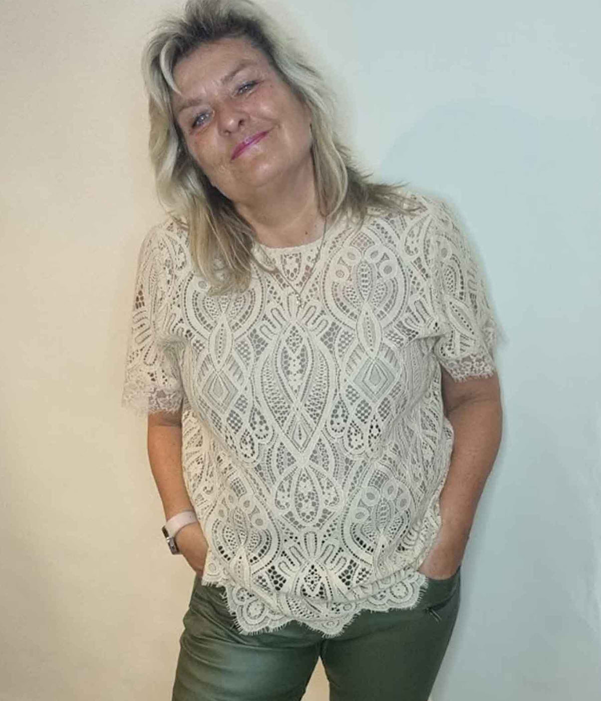 B.YOUNG FALACE LACE BLOUSE IN SAND