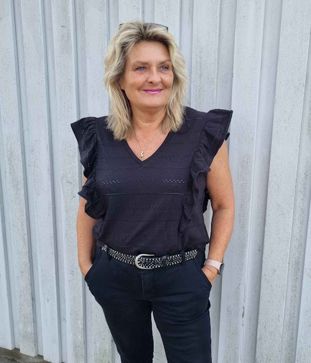 B.YOUNG PIERI T-SHIRT IN BLACK 