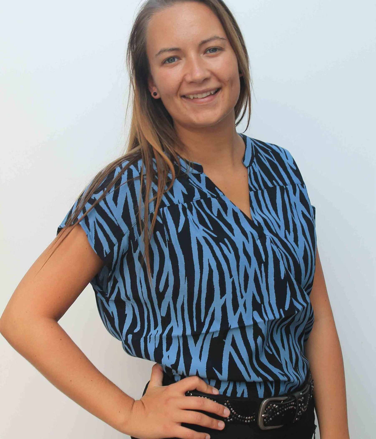 ONE-TWO LUXZUZ BLOUSE IN BLUE