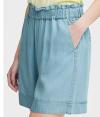 B.YOUNG LANA SHORTS IN LIGHT BLUE DENIM