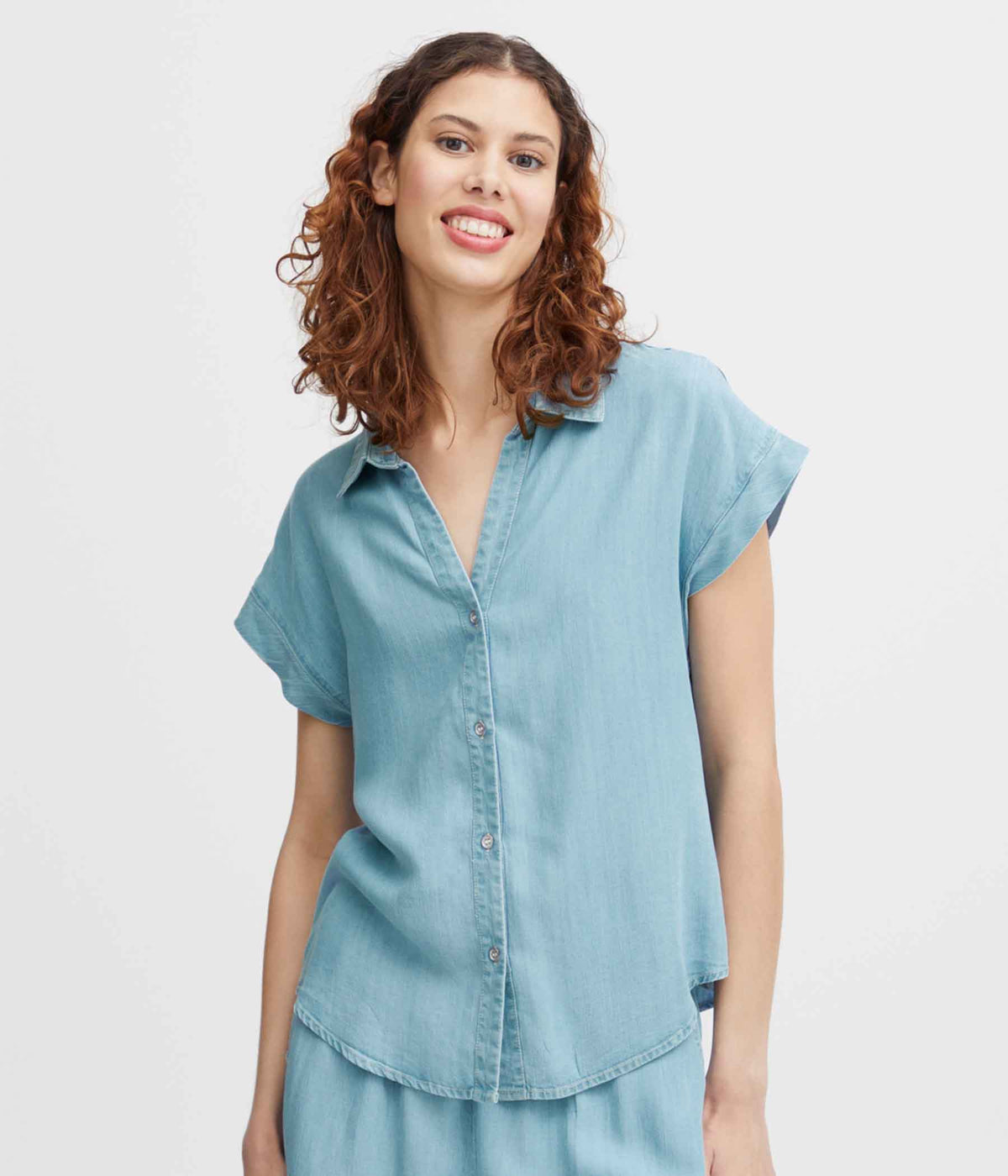 B.YOUNG LANA SHIRT IN LIGHT DENIM BLUE