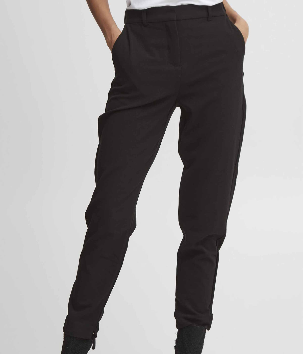 B.YOUNG DANTA TROUSERS IN BLACK - 7/8 
