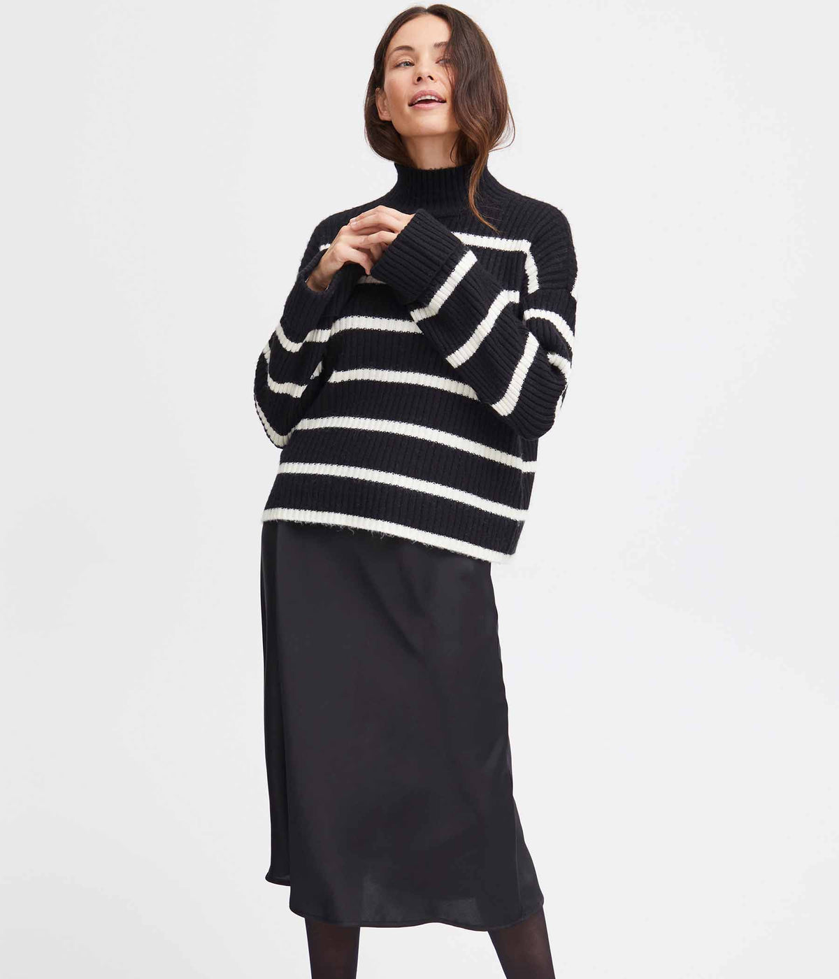 FRANSA VALERI SKIRT IN BLACK