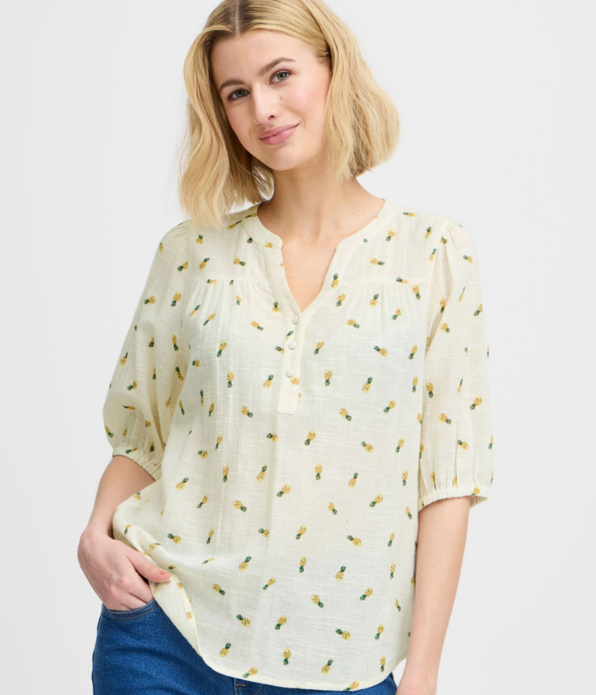 FRANSA BOBBI BLUSE I OFF-WHITE MED ANANAS - STR. S