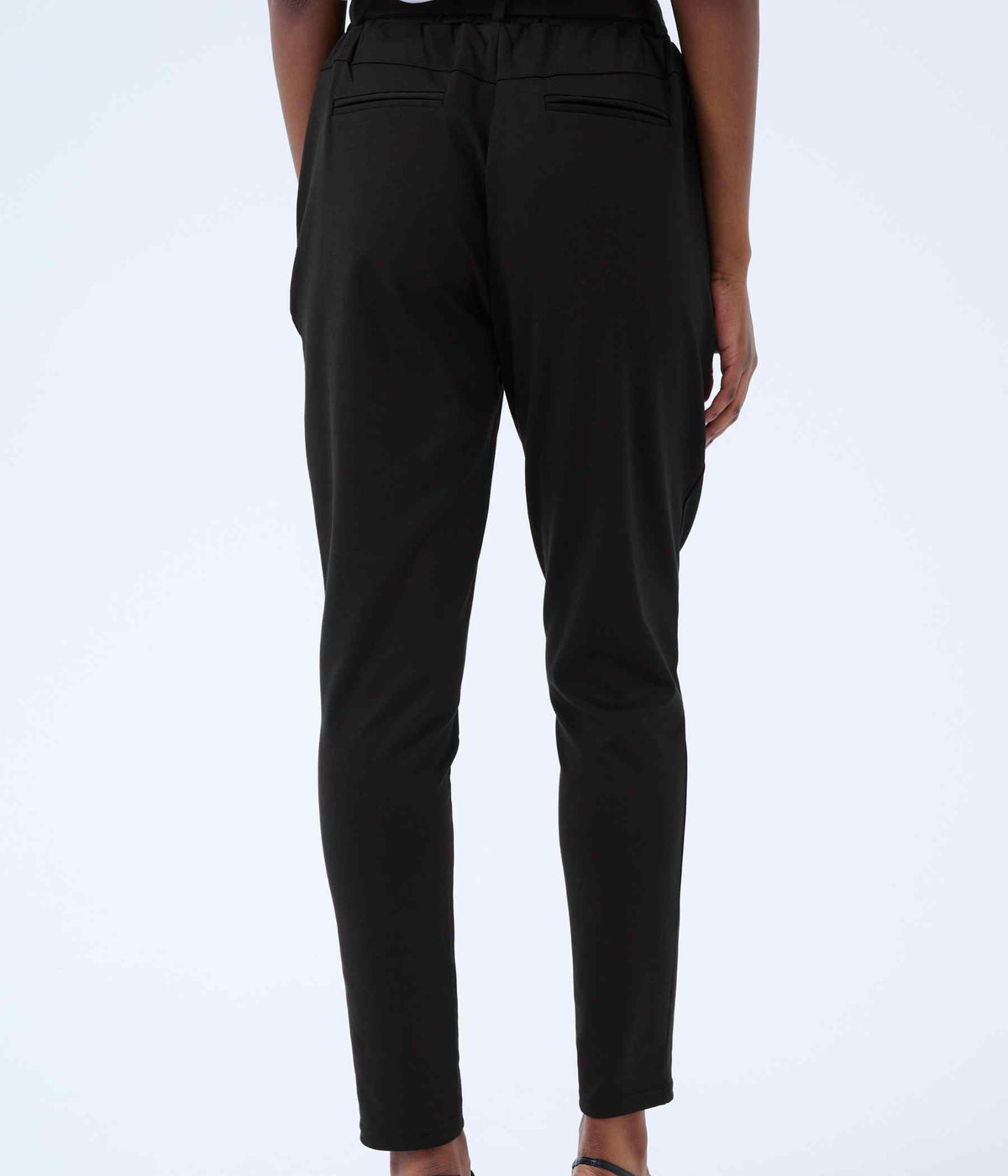 KAFFE JENNY BUKSER MED BÆLTE I SORT. 7/8