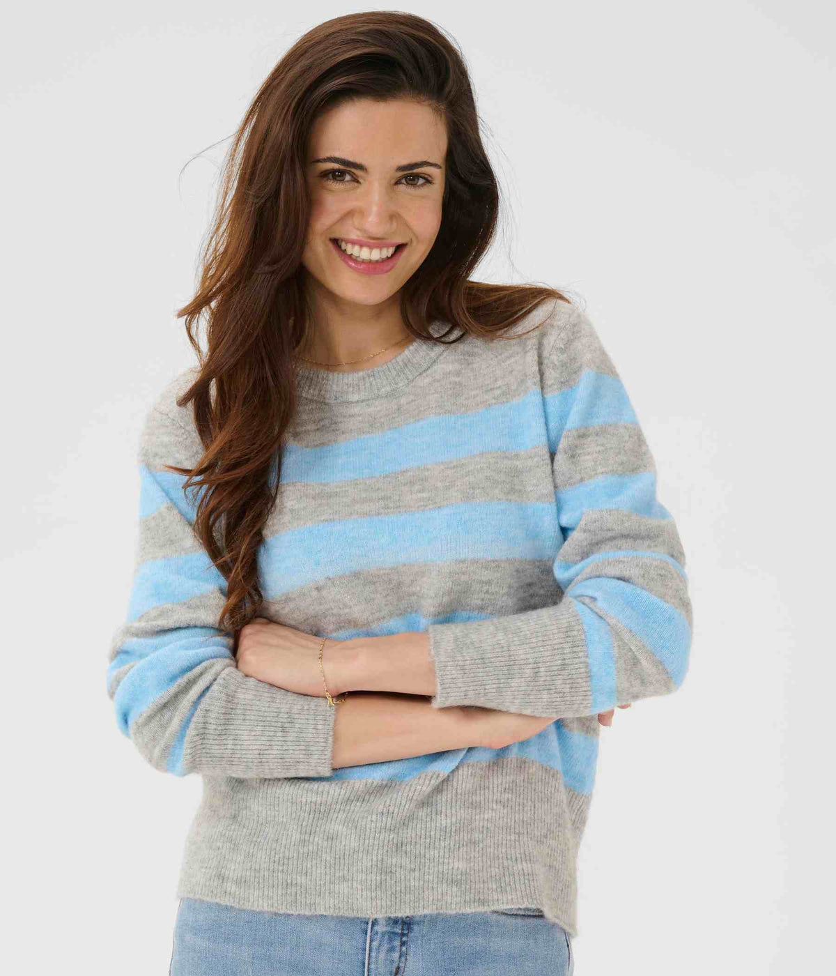 KAFFE STRIBET PULLOVER I MELANGE GRÅ OG LYSEBLÅ