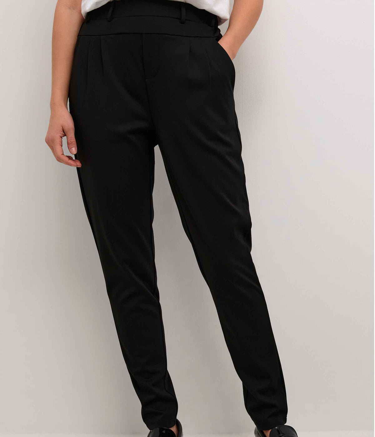 COFFEE JENNY PANTS IN BLACK