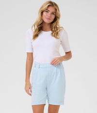 KAFFE JENNY BERMUDA SHORTS I LYSEBLÅ