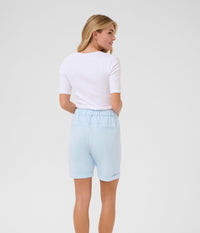 KAFFE JENNY BERMUDA SHORTS I LYSEBLÅ