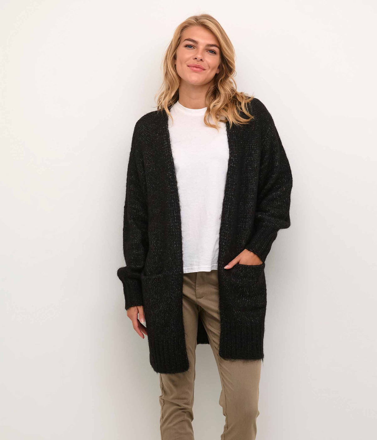 KAFFE ALLOMA CARDIGAN I SORT MELANG