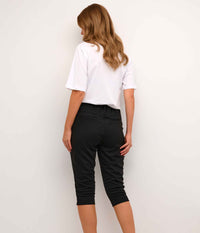 COFFEE JENNY CAPRI PANTS IN BLACK