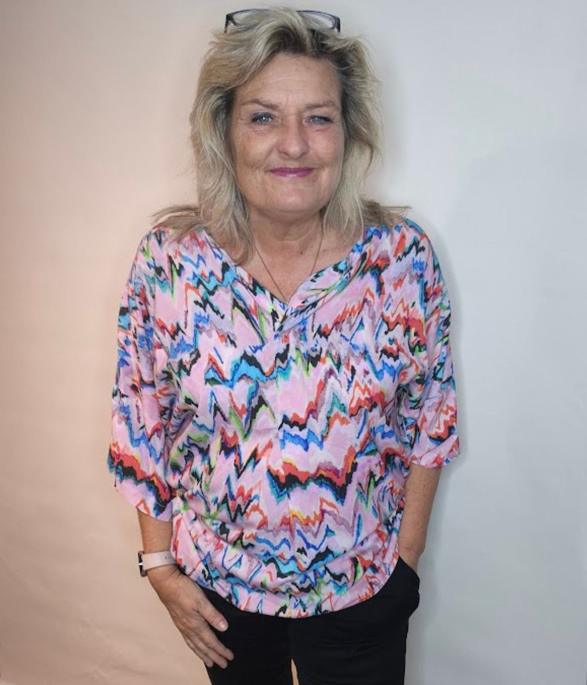 LUXZUZ KAMILLA BLUSE I PINK MIX.