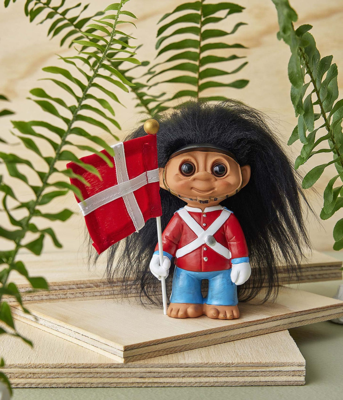 LYKKETROLD GARDER MED FLAG.