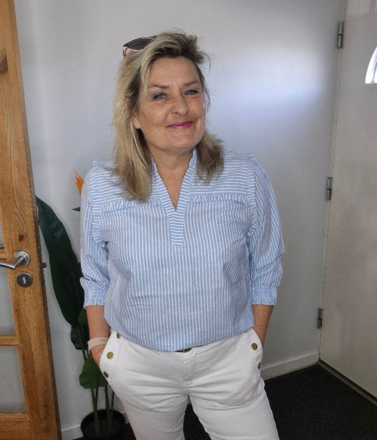 OFELIA ROBA BLUSE I LYSEBLÅ OG HVID STRIBET