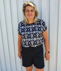 OFELIA SITTA SHORTS I SORT.