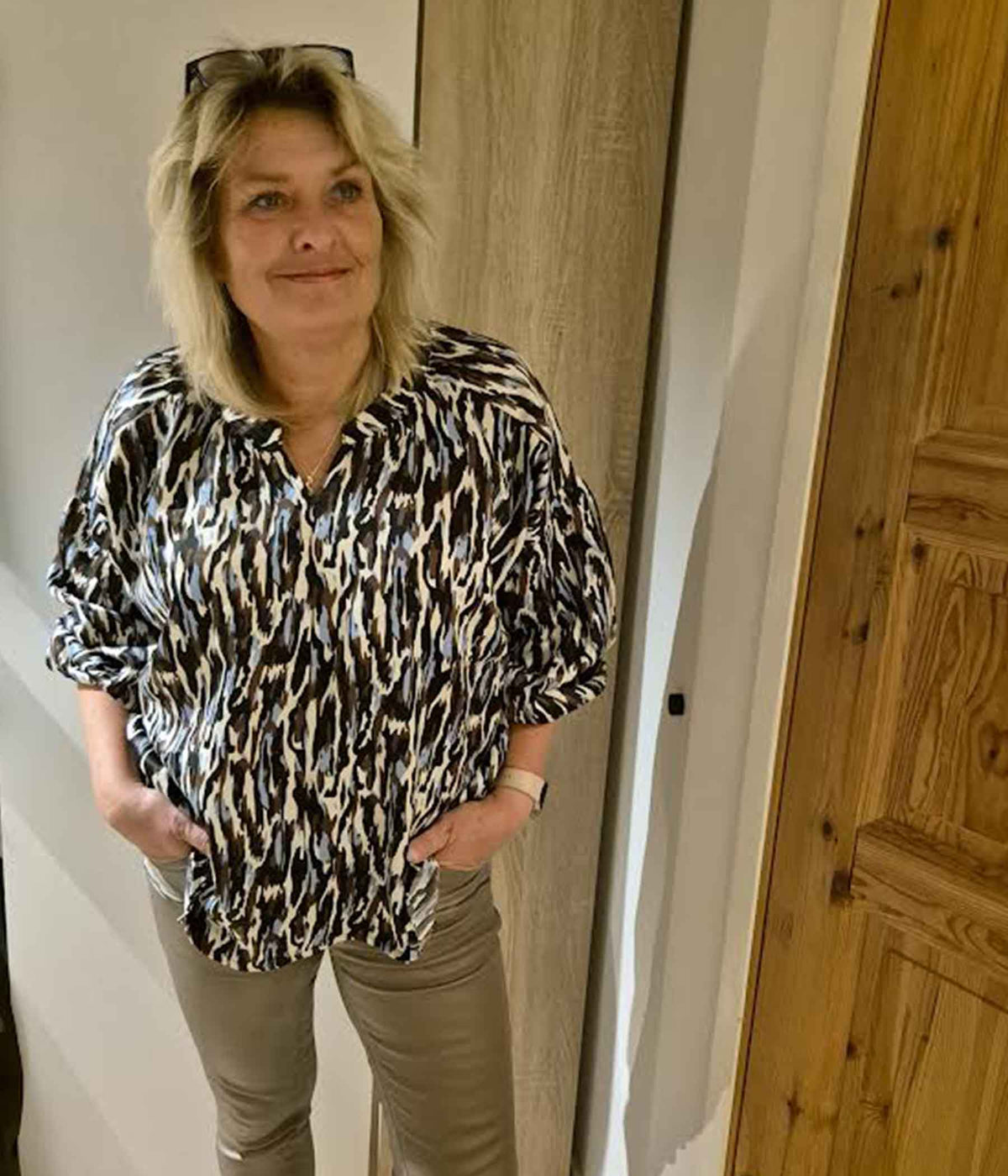 OFELIA BRITT BLOUSE IN BLUE AND BLACK