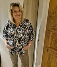 OFELIA BRITT BLOUSE IN BLUE AND BLACK