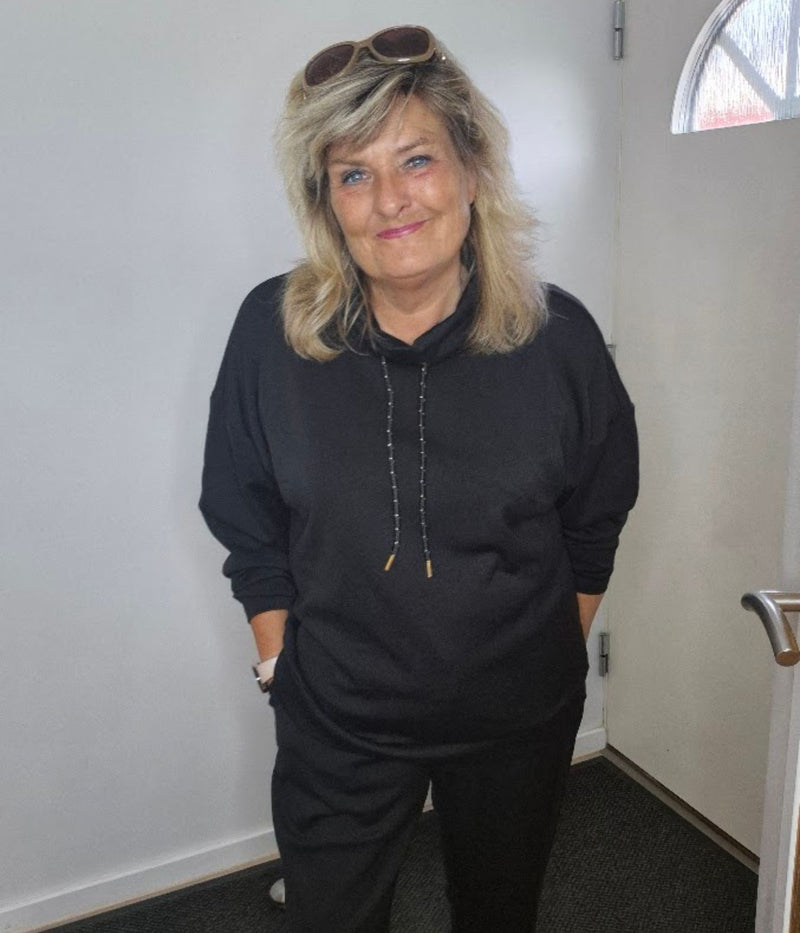 OFELIA RIMEL SWEATSHIRT I SORT