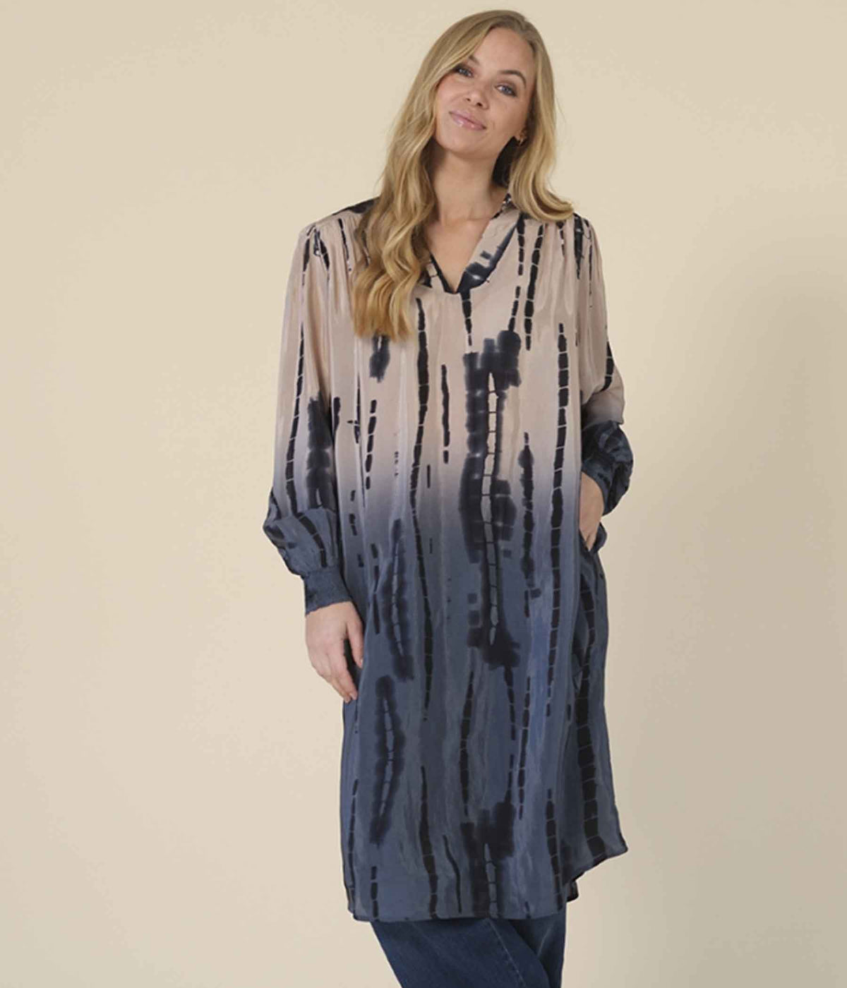 PREPAIR HALUNA DRESS IN BLUE AND SAND