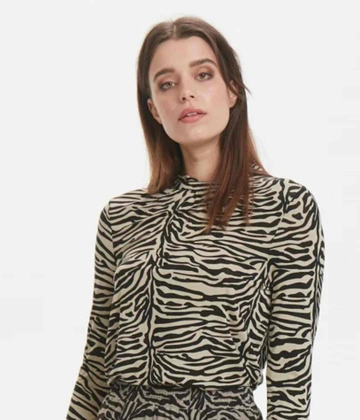 SOAKED IN LUXURY BLUSE I TIGER PRINT