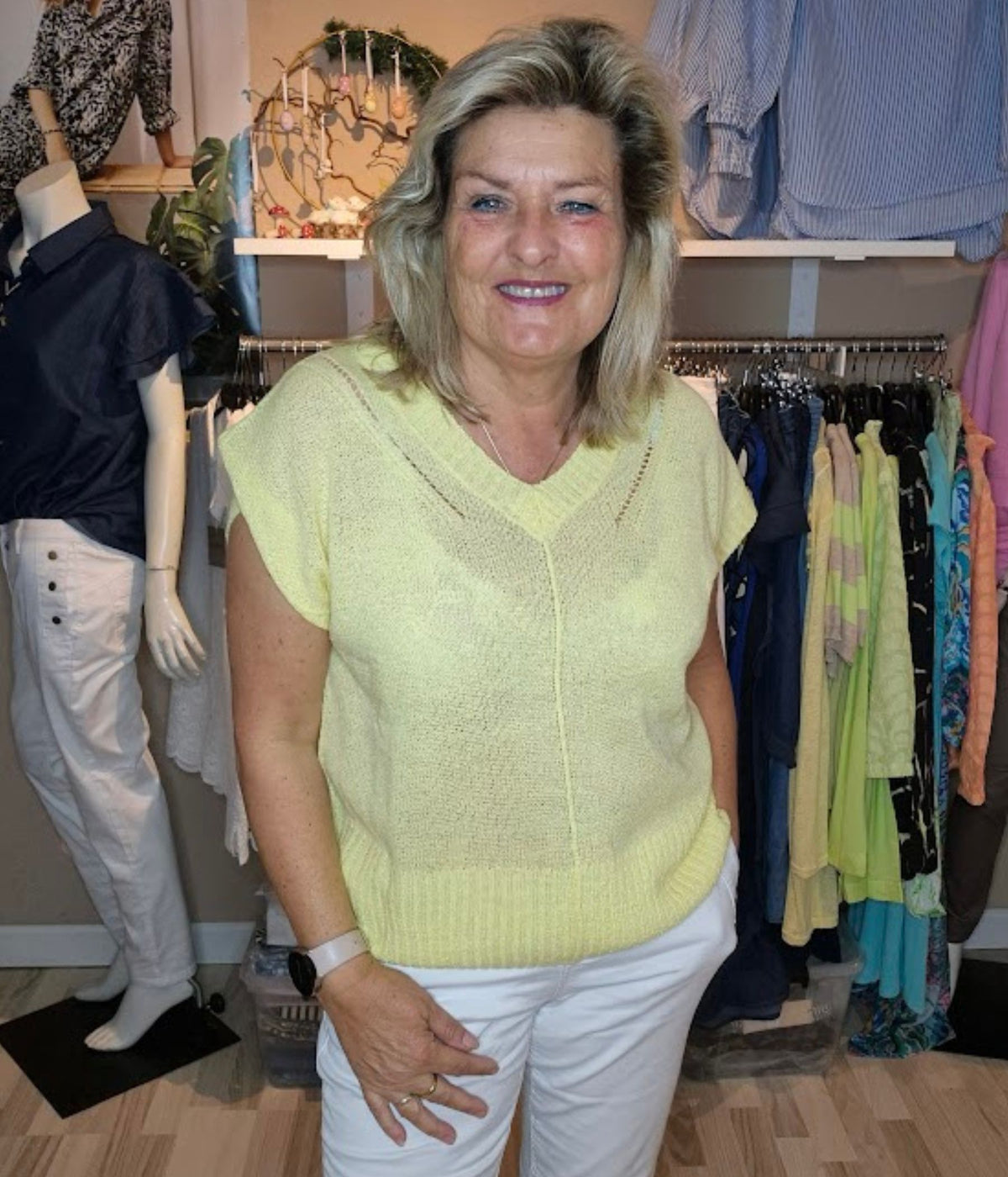 ZE-ZE KNIT POLLOVER IN YELLOW