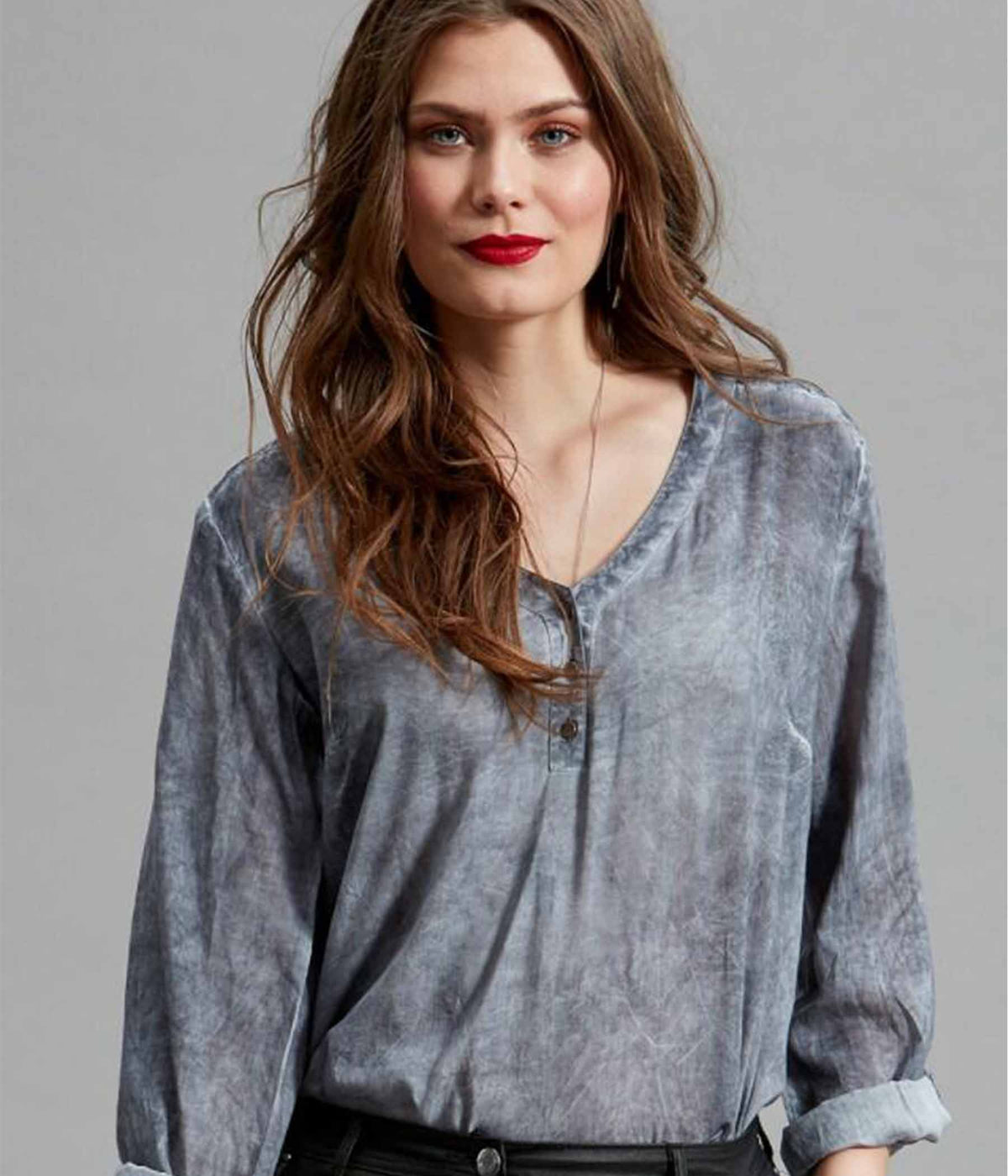ZE-ZE YUGO SHIRT BLOUSE IN GRAY