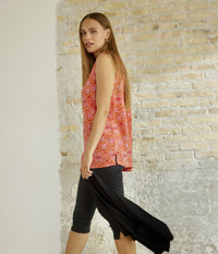 ZE-ZE PIXIE CAPRI PANTS IN BLACK