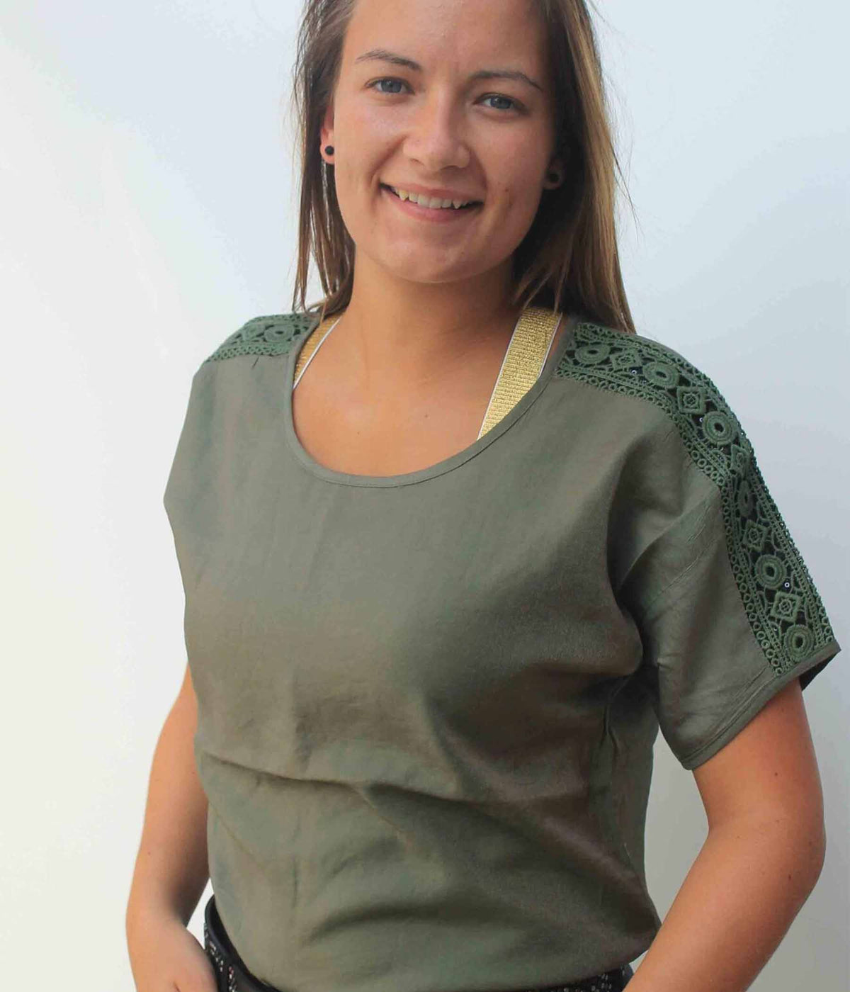 ZE-ZE BLOUSE WITH LACE