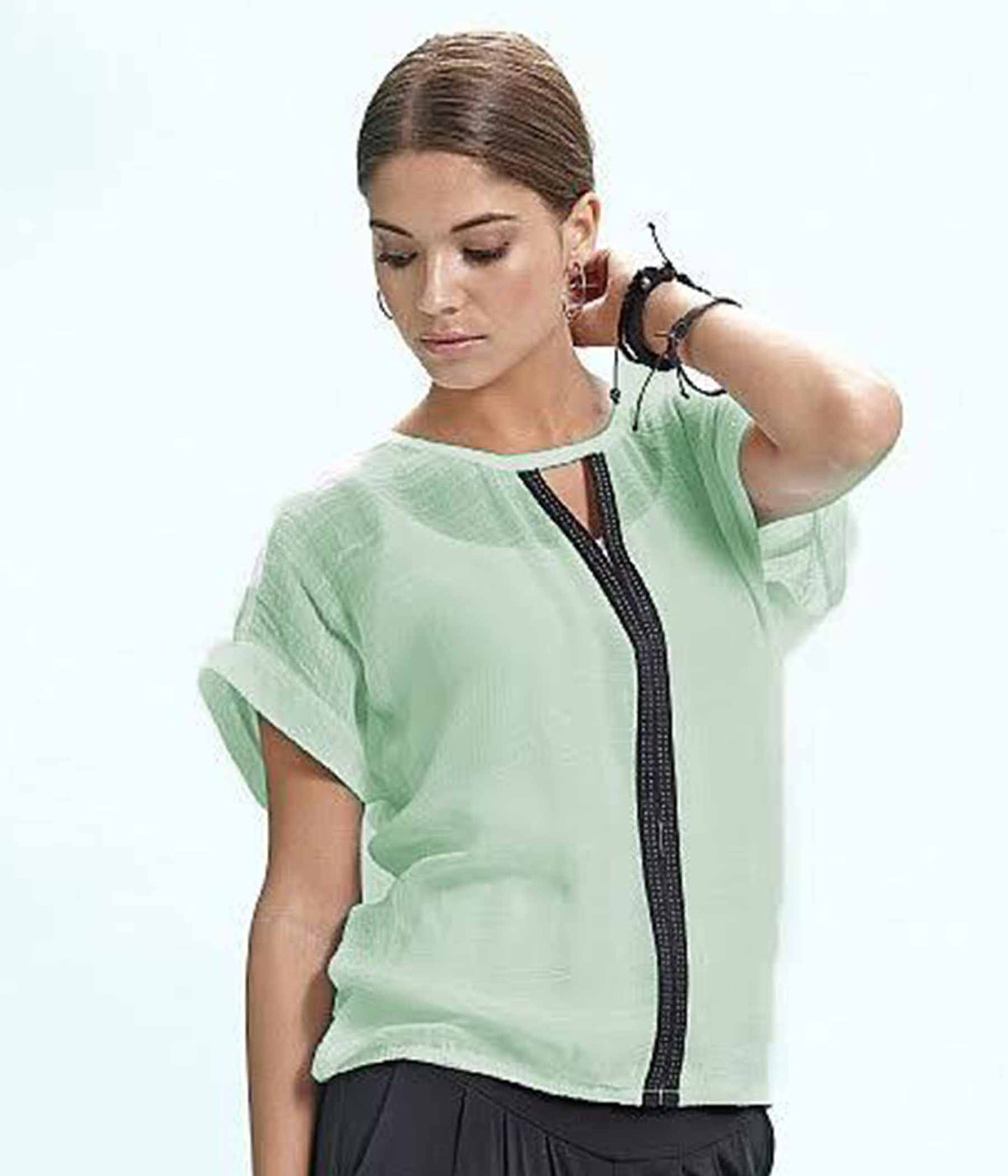 BLOUSE IN MINT GREEN