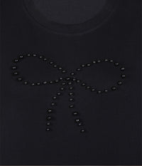 ZE-ZE BETHANY T-SHIRT I SORT MED PERLER
