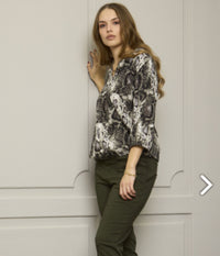 ZE-ZE RELLY BLUSE I SORT