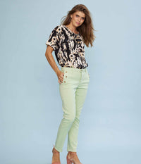 ZE-ZE 7/8 TRUE PANTS IN LIGHT GREEN