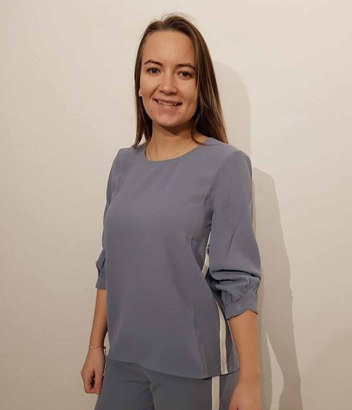 COFFEE SERIFE BLOUSE IN BLUE GRAY