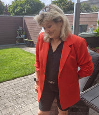 KAFFE SAKURA BLAZER I FIERY RØD