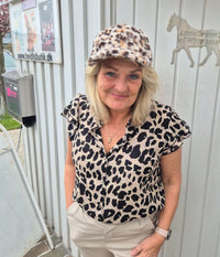 CAP I LYS LEOPARD PRINT