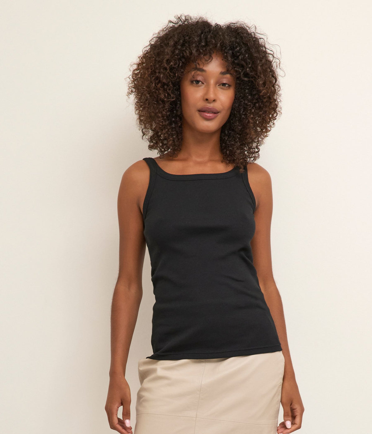 KAFFE CARNA TANK TOP I SORT