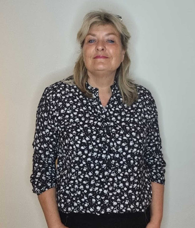 ZE-ZE RELLY BLUSE MED BLOMSTER PRINT I SORT