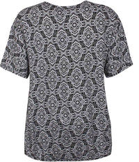 ZE-ZE RELLY BLUSE I SORT OG HVID.