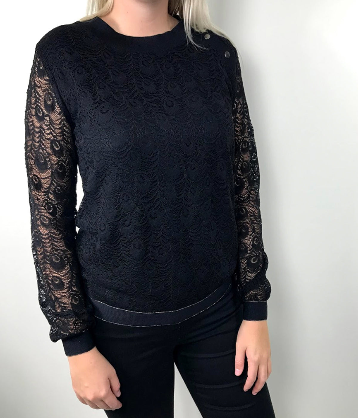 diskriminerende inch Fjord Super fin blonde bluse i sort med sølv glimmer. – Heidisbutik